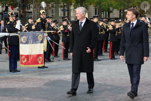 Cérémonie d'accueil officiel du roi Philippe et la reine Mathilde de Belgique par le Président de la République E.Macron et la première dame B.Macron au pied de l'Arc de Triomphe, le 14 octobre 2024. Leurs Majestés le Roi et la Reine des Belges sont en visite d'Etat en France du 14 au 16 octobre 2024. © Benoît Doppagne / Pool / Photonews / Bestimage