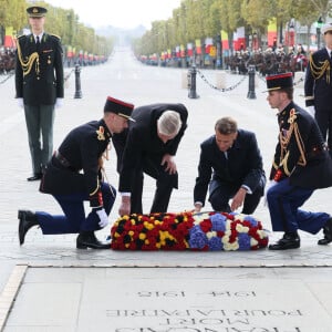 Cérémonie d'accueil officiel du roi Philippe et la reine Mathilde de Belgique par le Président de la République E.Macron et la première dame B.Macron au pied de l'Arc de Triomphe, le 14 octobre 2024. Leurs Majestés le Roi et la Reine des Belges sont en visite d'Etat en France du 14 au 16 octobre 2024. © Benoît Doppagne / Pool / Photonews / Bestimage