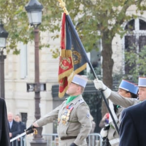 Cérémonie d'accueil officiel du roi Philippe et la reine Mathilde de Belgique par le Président de la République E.Macron et la première dame B.Macron au pied de l'Arc de Triomphe, le 14 octobre 2024. Leurs Majestés le Roi et la Reine des Belges sont en visite d'Etat en France du 14 au 16 octobre 2024. © Benoît Doppagne / Pool / Photonews / Bestimage