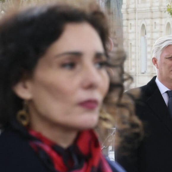 Cérémonie d'accueil officiel du roi Philippe et la reine Mathilde de Belgique par le Président de la République E.Macron et la première dame B.Macron au pied de l'Arc de Triomphe, le 14 octobre 2024. Leurs Majestés le Roi et la Reine des Belges sont en visite d'Etat en France du 14 au 16 octobre 2024. © Benoît Doppagne / Pool / Photonews / Bestimage