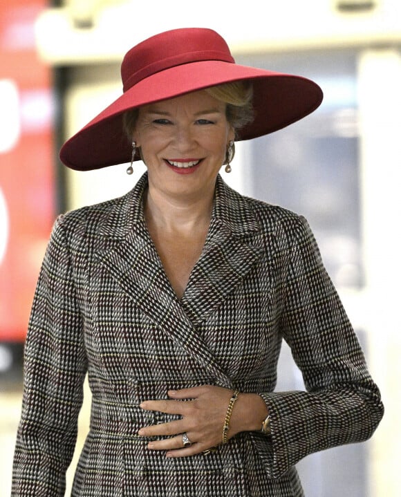 Le roi Philippe de Belgique et la reine Mathilde arrivent en train à la gare du Nord pour une visite d'état de trois jours en France. Le 14 octobre 2024. © Didier Lebrun / Pool Photonews / Bestimage