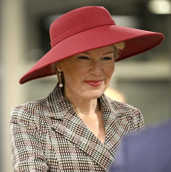 Le roi Philippe de Belgique et la reine Mathilde arrivent en train à la gare du Nord pour une visite d'état de trois jours en France. Le 14 octobre 2024. © Didier Lebrun / Pool Photonews / Bestimage