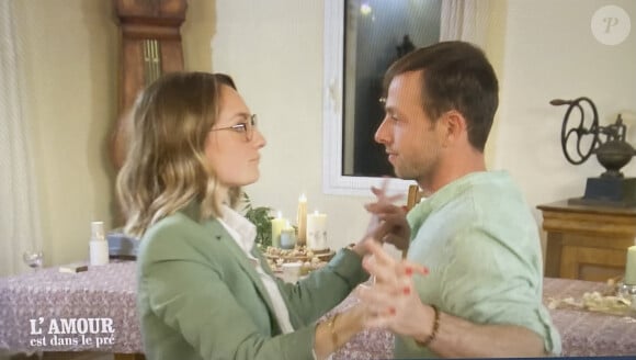 Et pour cause, il y avait une évidence avec Mélanie
Ludovic choisit sa prétendante Mélanie et laisse repartir Manon dans "L'amour est dans le pré". M6