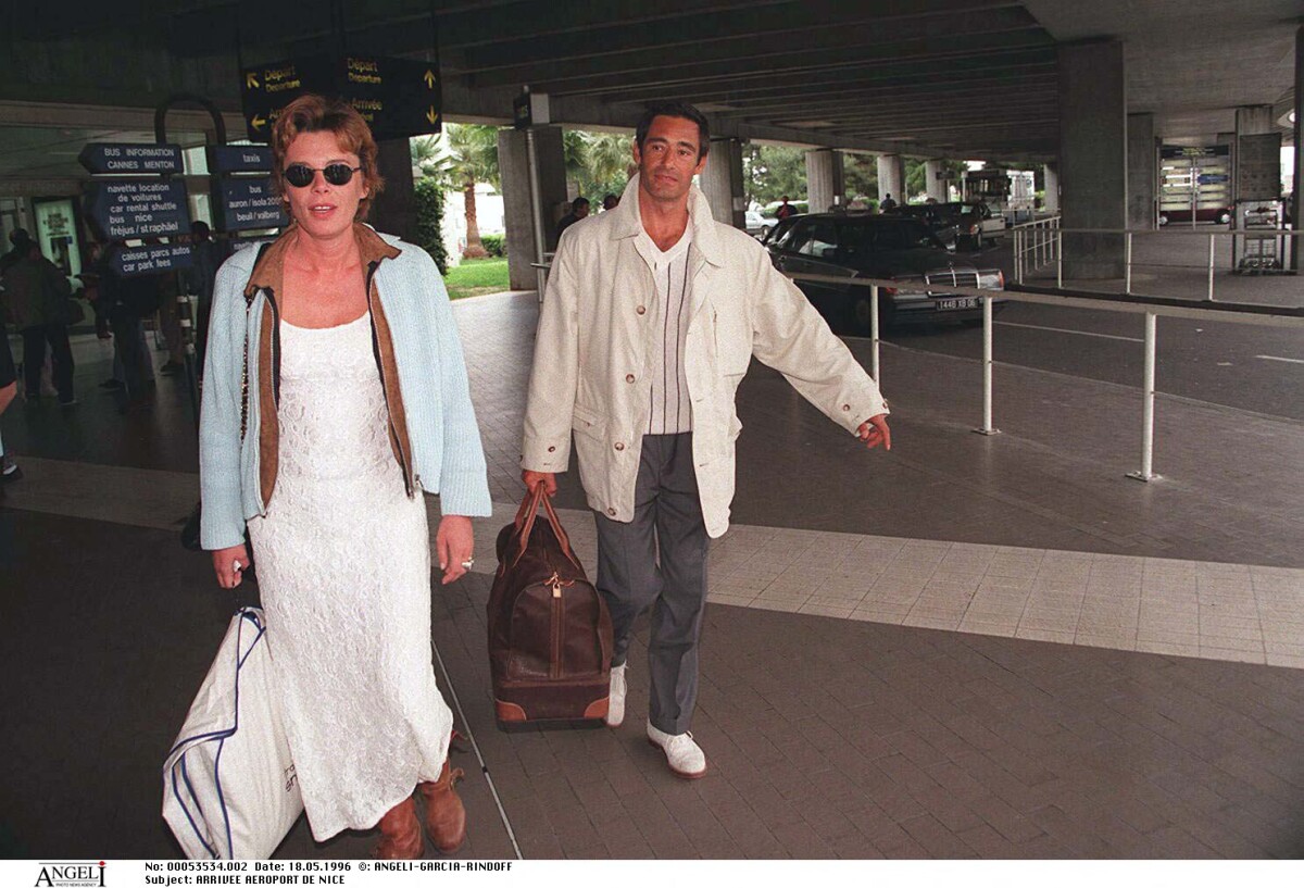 Photo : Gérard Lanvin et sa femme Jennifer arrivent à Nice, en 1996