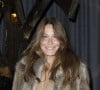 Et, bien sûr, elle portait les légendaires ailes de la marque : les siennes étaient en forme de coeur à sequins noirs.
Carla Bruni au photocall du défilé Saint Laurent, Collection Prêt-à-porter Printemps / Eté 2025 dans le cadre de la Fashion Week de Paris le 24 septembre 2024.