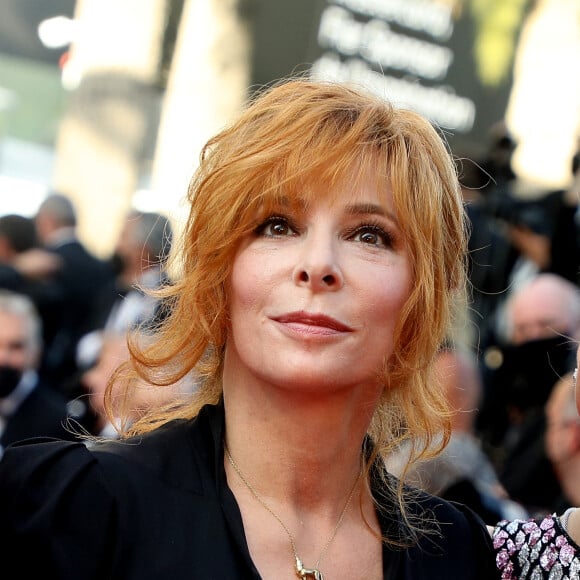 Mylène Farmer - Montée des marches du film " OSS 117 : Alerte rouge en Afrique Noire " lors du 74ème Festival International du Film de Cannes. Le 17 juillet 2021 © Borde-Jacovides-Moreau / Bestimage