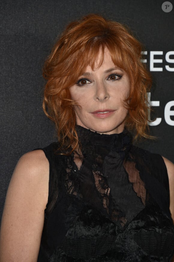 Bien différent de Bambi, film dans lequel elle est la voix-off, ce projet est un film d'anticipation sur l'intelligence artificielle. Un sujet qui n'a jamais autant été dans l'actualité.
Mylène Farmer au Photocall de la soirée des Trophées Chopard 2021 lors du 74ème festival du film de Cannes au salon Croisette de l'hôtel Majestic le 9 juillet 2021 © Borde / Jacovides / Moreau / Bestimage