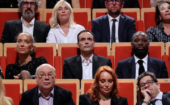 Tout ceci sous les yeux attentifs d'Anthony Delon...
Carmen Chaplin, Anthony Delon, Abd Al Malik pendant la cérémonie de remise du prix lumière à I.Huppert lors de la 16ème édition du Festival Lumière à l'Amphithéâtre - Centre de Congrès à Lyon, France, le 18 octobre 2024. © Dominique Jacovides/Bestimage 