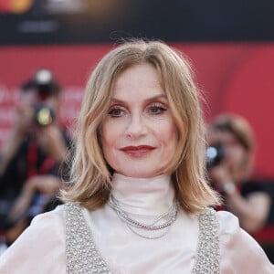 Isabelle Huppert assiste à la première de 'Joker : Folie à Deux' lors du 81ème Festival International du Film de Venise au Palazzo del Cinema sur le Lido à Venise, Italie, le 04 septembre 2024.