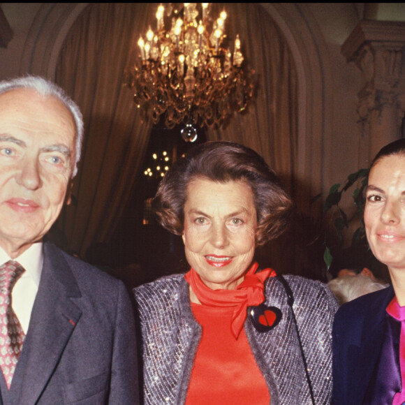 Les Bettencourt formaient une famille "soudée" selon Françoise Bettencourt Meyers
André Bettencourt, Liliane Bettencourt et leur fille Françoise Bettencourt Meyers.