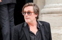 Thomas Dutronc au Père-Lachaise : un moment précis en l'honneur de sa mère Françoise Hardy l'a mis mal à l'aise