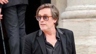 Thomas Dutronc au Père-Lachaise : un moment précis en l'honneur de sa mère Françoise Hardy l'a mis mal à l'aise