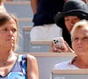 Les deux actrices se sont rendus à l'île Maurice
 
Anne Le Nen et sa femme Muriel Robin- Célébrités assistent à la victoire de Novak Djokovic face à Carlos Alcaraz lors de la finale de tennis des Jeux Olympiques de Paris 2024 (JO) sur le cour Philippe Chatrier à Roland Garros, à Paris, France, le 4 Aout 2024. © Jacovides-Perusseau/Bestimage