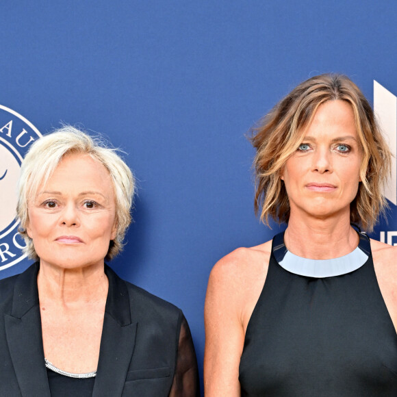 Muriel Robin et sa femme Anne Le Nen - 10ème édition du Gala de Charité de Patrick Mouratoglou à l'Académie Mouratoglou à Biot Sophia Antipolis, le 23 juin 2024. © Bruno Bebert/Bestimage