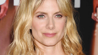 De Los Angeles à une petite île bretonne : Mélanie Laurent vit dans un cocon coupé du monde, ses enfants "font des câlins aux arbres"