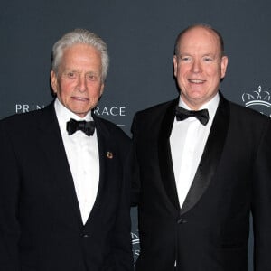 Michael Douglas, S.A.S. le Prince Albert II de Monaco au gala du 40e anniversaire des Princess Grace Awards à l'hôtel Pierre le 23 octobre 2024 à New York City, NY, USA. Photo par Janet mayer/INSTARimages/ABACAPRESS.COM