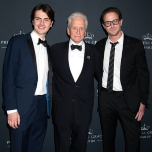 Dylan Douglas, Michael Douglas, Cameron Douglas au gala du 40e anniversaire des Princess Grace Awards à l'hôtel Pierre le 23 octobre 2024 à New York City, NY, USA. Photo par Janet mayer/INSTARimages/ABACAPRESS.COM