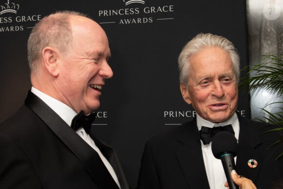 Le Prince Albert II de Monaco et Michael Douglas assistent au gala du 40e anniversaire des Princess Grace Awards à l'hôtel Pierre le 23 octobre 2024 à New York City, NY, USA. Photo par Janet mayer/INSTARimages/ABACAPRESS.COM