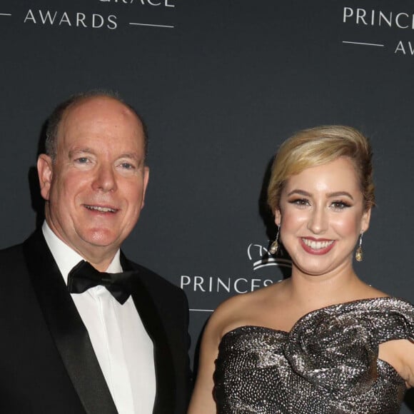 Le Prince Albert de Monaco a assisté au gala des Princess Grace Awards à New York aux côtés de sa fille Jazmin Grace Grimaldi
Le Prince Albert II de Monaco, Jazmin Grace Grimaldi au gala du 40e anniversaire des Princess Grace Awards à l'hôtel Pierre à New York City © Nancy Kaszerman/ZUMA Press Wire)