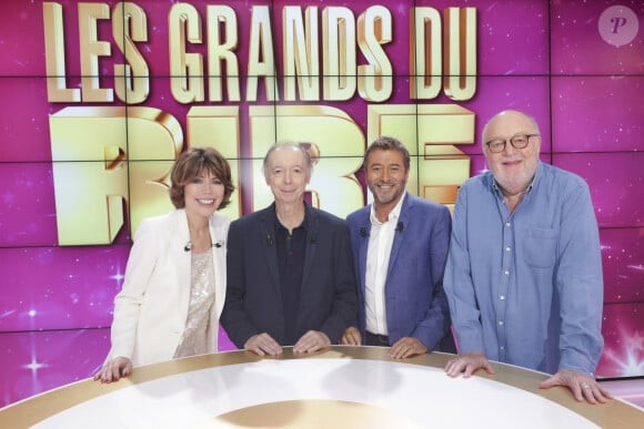 Mais aussi Philippe Chevallier...
Exclusif - Karen Cheryl, Philippe Chevallier, Bernard Montiel, Bernard Mabille - Enregistrement de l'émission "Les grands du rire", présentée par K.Chéryl et B.Montiel, diffusée le 26 octobre sur C8 © Jack Tribeca / Bestimage 