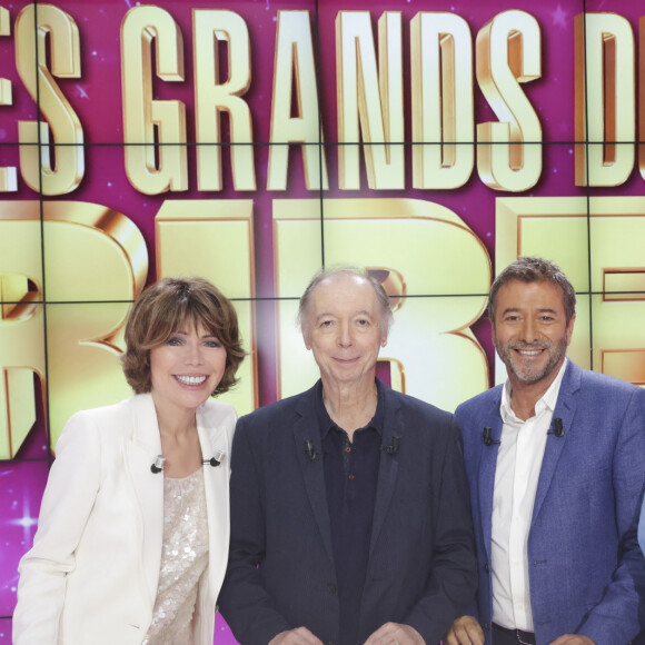 Mais aussi Philippe Chevallier...
Exclusif - Karen Cheryl, Philippe Chevallier, Bernard Montiel, Bernard Mabille - Enregistrement de l'émission "Les grands du rire", présentée par K.Chéryl et B.Montiel, diffusée le 26 octobre sur C8 © Jack Tribeca / Bestimage 