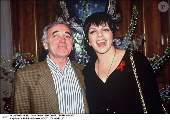 Cela est sûrement dû à la grande différence d'âge entre Charles Aznavour, presque 40 ans à l'époque et Liza Minnelli, âgée de 17 ans

Archives - Charles Aznavour et Liza Minnelli.