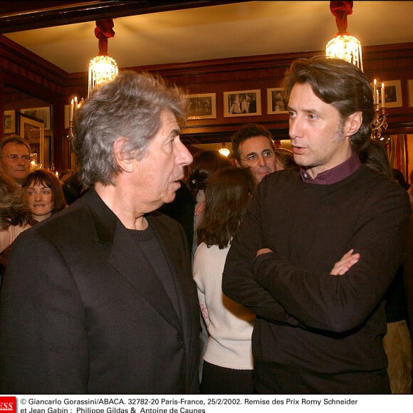 Antoine de Caunes et José Garcia, ses complices de toujours étaient bien sûr là...
© Giancarlo Gorassini/ABACA. 32782-20. Paris-France, 25/2/2002. Remise des Prix Romy Schneider et Jean Gabin : Philippe Gildas & Antoine de Caunes