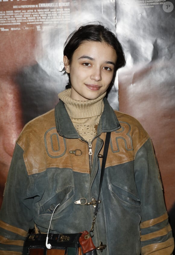 La jeune comédienne de 22 ans est la fille de Mathieu Kassovitz
Carmen Kassovitz à la première du film "Ma Nuit" au cinéma au Mk2 Gambetta à Paris, le 8 mars 2022. © Marc Ausset-Lacroix/Bestimage 