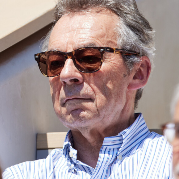 "Si encore ça avait été les Sports, j'aurais compris... Mais c'était la Culture !", indique Michel Denisot

Michel Denisot en tribunes lors des Internationaux de France de tennis de Roland Garros 2023 à Paris, France, le 1er juin 2023. © Jacovides-Moreau/Bestimage