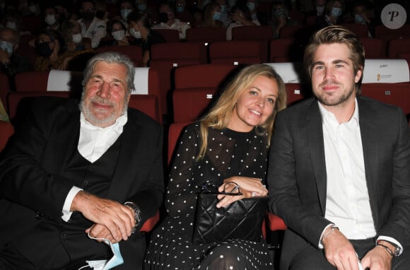 Jean-Pierre Castaldi, Carine Galli et Giovanni Castaldi lors de la cérémonie de clôture et remise de prix du Festival du film Francophone d'Angoulême 2020 le 2 septembre 2020. © Coadic Guirec / Bestimage