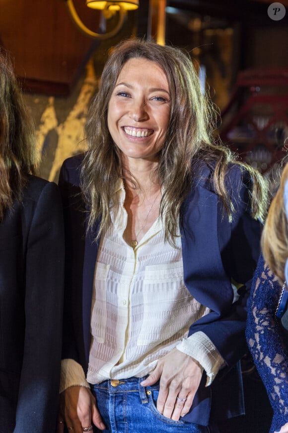 Laura Smet - Remise du prix littéraire "La Closerie des Lilas" à la Closerie des Lilas à Paris le 12 avril 2022.