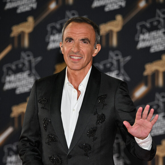 Nikos Aliagas - Photocall de la 26ème édition des NRJ Music Awards au palais des festivals de Cannes, le 1er novembre 2024. © Bebert / Guignebourg / Bestimage 