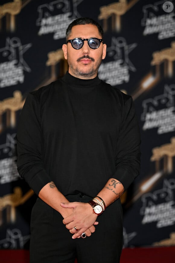 K Maro au photocall de la 26ème édition des NRJ Music Awards à Cannes, le 1er novembre 2024. © Bebert-Guignebourg/Bestimage 