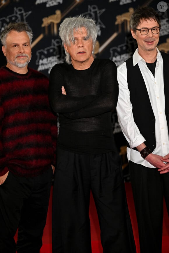 Nicola Sirkis et les membres de son groupe Indochine au photocall de la 26ème édition des NRJ Music Awards à Cannes, le 1er novembre 2024. © Bebert-Guignebourg/Bestimage 