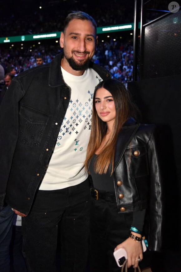 Gianluigi Donnarumma et sa compagne Alessia Elefante - Célébrités assistent à la finale du tournoi de tennis ATP Masters 1000 de Paris (Paris Rolex Master) remportée par Alexander Zverev contre Ugo Humbert à l'Accor Arena - Palais Omnisports de Paris-Bercy, Paris le 3 novembre 2024. © Veeren/Bestimage 