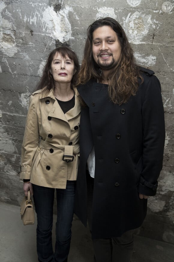 Bambou et son fils Lulu Gainsbourg à l'exposition itinérante Burberry "Here we are" dans les anciens locaux du journal Libération à Paris en marge des collections Haute-Couture printemps-été 2018 le 24 janvier 2018. I.Law devient égérie Burberry dans une campagne monde. © Olivier Borde / Bestimage