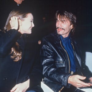 Florent Pagny et Vanessa Paradis ont acquis un duplex spacieux à Paris pour avoir plus de tranquilité
Florent Pagny fête ses 60 ans le 6 novembre - archives - Vanessa Paradis et Florent Pagny - Défilé de mode Chanel collections pret-à-porter printemos été 1992 à Paris