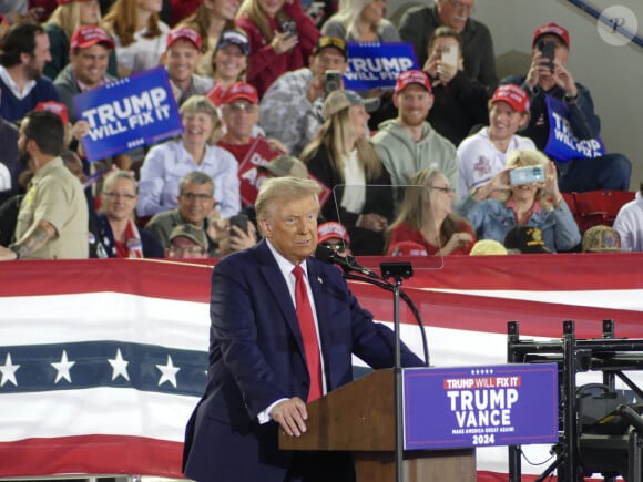 Donald Trump et ses partisans lors de l'un de ses derniers rassemblements à Raleigh.