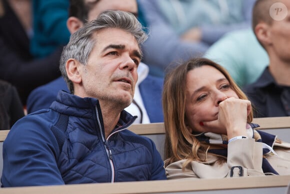 Xavier de Moulins et sa femme Anaïs Bouton - Célébrités dans les tribunes des Internationaux de France de tennis de Roland Garros 2024 à Paris le 26 mai 2024. © Moreau-Jacovides/Bestimage