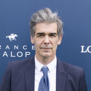 Xavier de Moulins est un animateur célèbre du groupe M6.
Xavier De Moulins - Photocall du Prix de Diane Longines à Chantilly. © Jack Tribeca / Bestimage