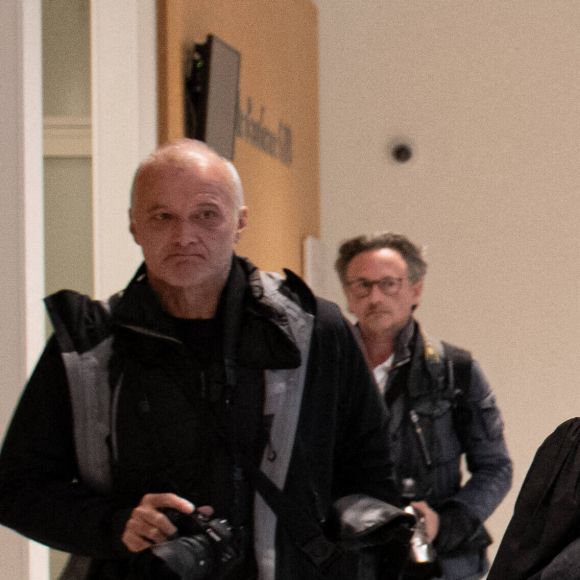 Iris Mittenaere avec son avocate Maître Emilie Bruézière lors de son arrivée au procès de son ex Bruno Pelat, jugé pour violences conjugales au tribunal correctionnel de Paris le 6 novembre 2024. Photo by Florian Poitout/ABACAPRESS.COM