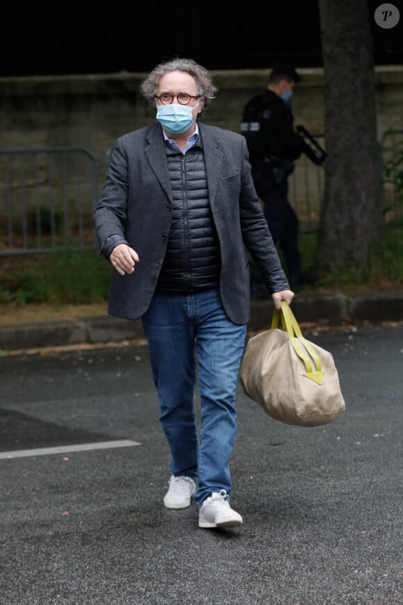 Grégoire Bonnet arrive à l'enregistrement de l'émission "Vivement Dimanche" au studio Gabriel à Paris, présentée par M.Drucker et diffusée le 23 mai 2021, au Studio Gabriel à Paris, France, le 11 mai 2021. © Christophe Clovis/Bestimage