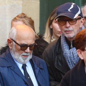 Thierry Lhermitte, Gérard Jugnot - Sortie des Obsèques de Michel Blanc en l'église Saint-Eustache à Paris, le 10 octobre 2024. © Moreau / Jacovides / Bestimage