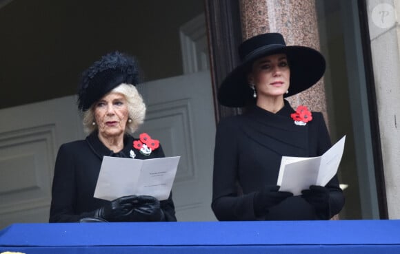 Camilla Parker Bowles, reine consort d'Angleterre et Catherine (Kate) Middleton, princesse de Galles lors du "Remembrance Sunday Service" à Londres, Royaume Uni, le 13 novembre 2022. 