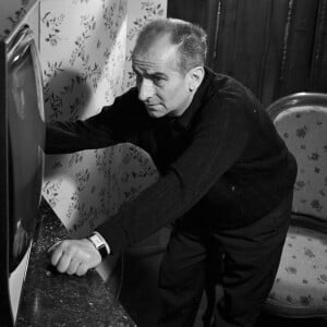 Archives - En France, à Paris, l'acteur Louis de Funès chez lui le 13 juin 1963