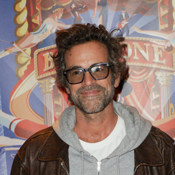 Romain Duris au photocall de la générale de "Spectaculaire", le spectacle du cirque d'Hiver Bouglione à Paris, France, le 19 octobre 2024. © Coadic Guirec/Bestimage