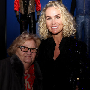 Exclusif - Elyette Boudou (Mamie Rock) et Laeticia Hallyday - Vernissage de l'exposition "Johnny Hallyday, l'exposition" au Palais des Expositions à Paris. Le 21 décembre 2023 © Dominique Jacovides / Bestimage 