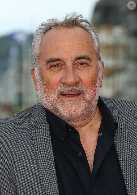 Antoine Duléry sur le tapis rouge de la cérémonie de clôture du 38ème festival du film de Cabourg, France, le 15 juin 2024.  © Coadic Guirec/Bestimage 