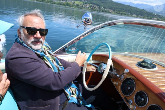 Exclusif - Antoine Dulery en Riva sur le Lac du Bourget lors de la 3ème édition du Festival du Cinema Français et de la gastronomie d'Aix-les-Bains le 5 juin 2024. © Denis Guignebourg / Bestimage