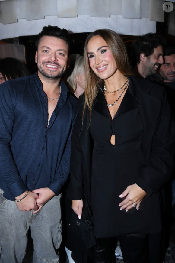 Malgré des agendas bien remplis, Camille Lellouche et Vitaa étaient toutes deux présentes. Les deux artistes ont pris la pose tour à tour puis ensemble auprès du roi des lieux.
Exclusif - Kev Adams, Vitaa - Soirée d'inauguration du bar restaurant "Chichi Paris" au 8 rue de Berry à Paris le 13 novembre 2024. © Rachid Bellak/Bestimage